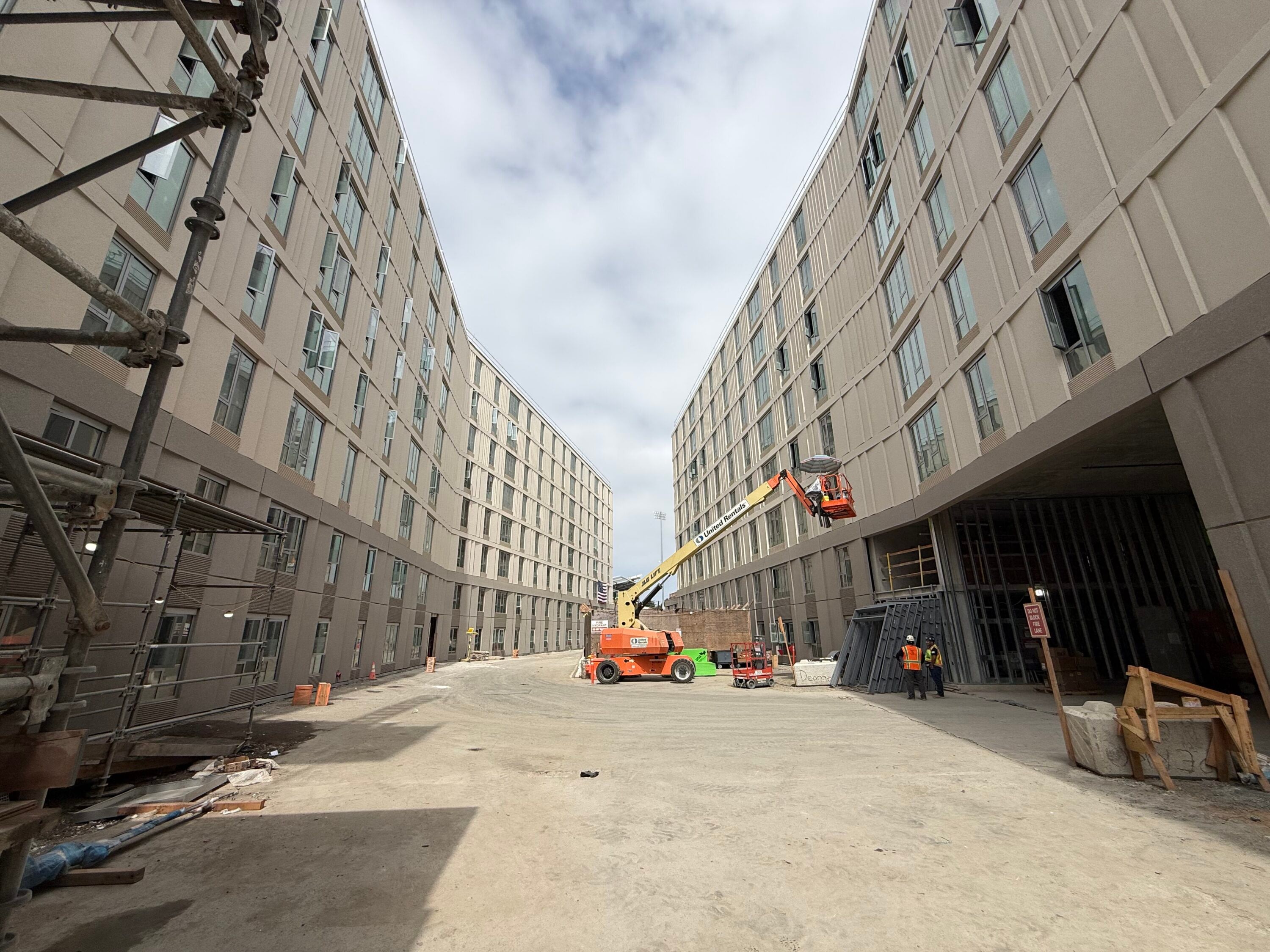 Clark Pacific team erection Infinite Facade® for UC Santa Barabara's San Benito Student Housing